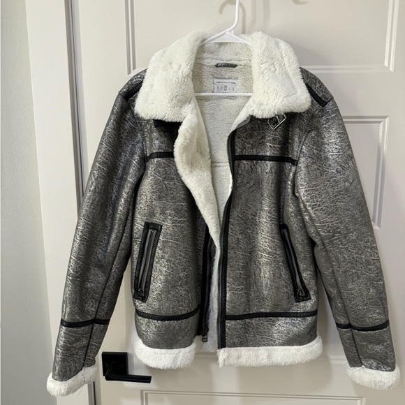 Silver and white faux fur coat - Picture 3 of 4